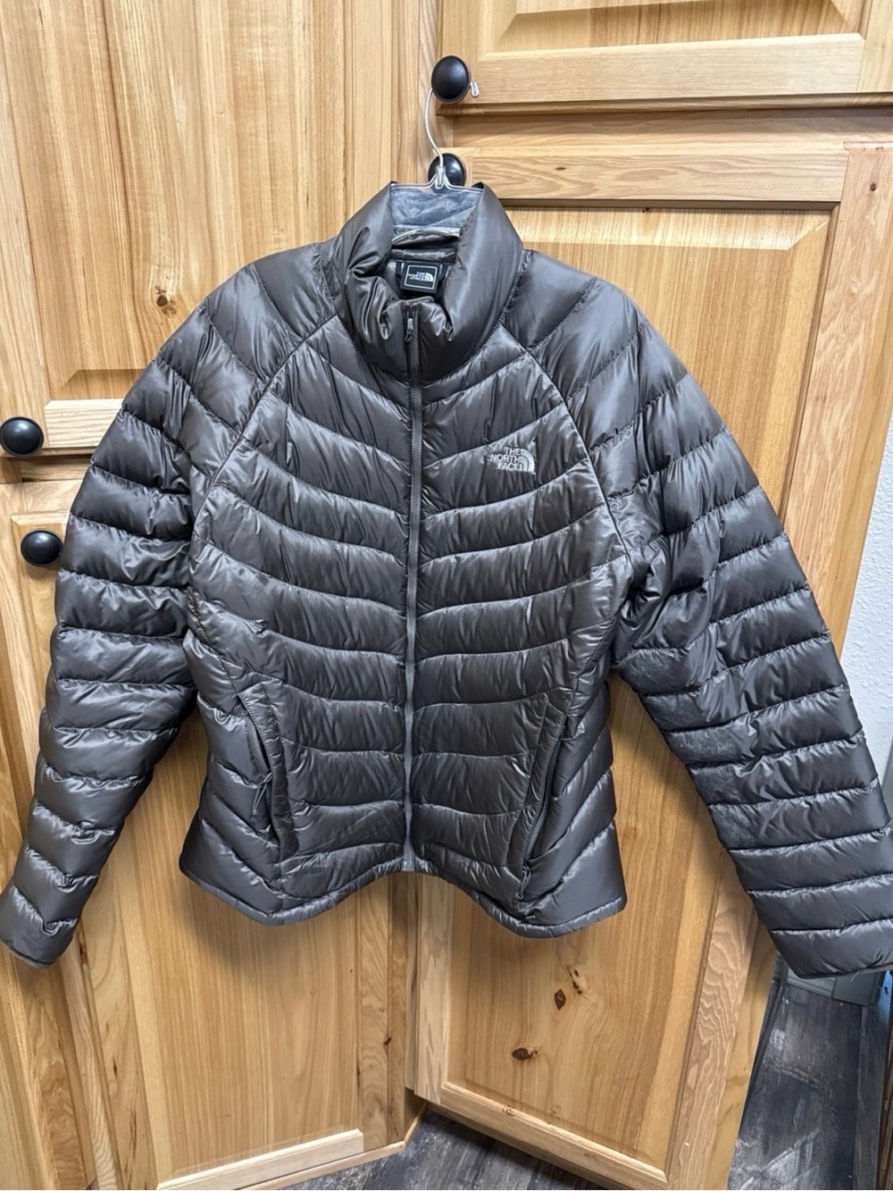 The North Face Women's Quilted Puffer Jacket - Charcoal Gray